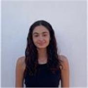 Soy una estudiante con un nivel de ingles avanzado (C1) y ofrezco clases para todas las edades y me adapto al ritmo de cada uno