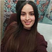 Mi chiamo Rahil ho 23 anni, laureata triennale nella lingua inglese. Ho 3 anni di esperienza come insegnante di inglese online