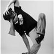 **¿Por qué conmigo?** 
👉 +5 años enseñando y compitiendo a nivel Internacional. Método dinámico y enfocado en **TU progreso**. 
