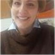 Insegnante seria e competente: attenta alle singole esigenze 