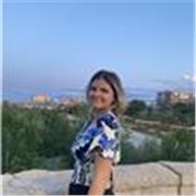 Hablo inglés fluido y busco transmitir mis conocimientos a todo el que lo necesite.