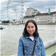 Estudiante con mas de tres años de experience hablando Ingles todos los días, certificada con el APTIS.