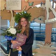 Impartisco lezioni ai ragazzi delle medie e superiori per aiuto-compiti e supervisione dello studio di diverse materie