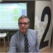 Profesor titulado con recursos didacticos diseñados tanto para la preparación de examenes y clases de conversacion.