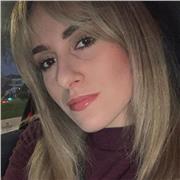 Graduada en economía, tengo conocimientos teóricos y prácticos, adoro ponerlos en práctica con mis alumnos
