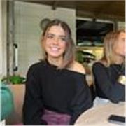 ¡Hola! Soy Carolina y soy estudiante de segundo de carrera en el doble grado de Relaciones Internacionales y Comunicación Global e