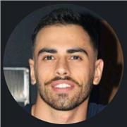 Professionnel enthousiaste dans le domaine de la musculations. Expérience avec divers publics, travaillant comme Coach Sportif