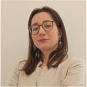 Giovane Avvocato impartisce lezioni di diritto