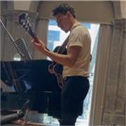 Impartisco lezioni di Chitarra per ogni livello e genere, propongo uno studio musicale a 360°