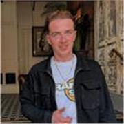 I’m a guitar teacher, musician, and music producer from Manchester, UK, specialising in indie, blues, and funk guitar.