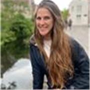 Estudiante de psicología como profesora de ayuda en técnicas de estudio y refuerzo escolar