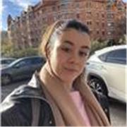 Estudiante especializada en diseño gráfico. Tengo conocimientos sobre la cultura del diseño e historia del arte.