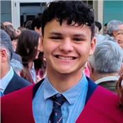 Estudiante universitario capacitado para dar clases de Humanidades y artes