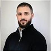 Soy experto en metodología de la investigación y análisis de datos, con años de experiencia guiando a estudiantes en su TFG/TFM.