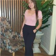 Profesora de apoyo para clases de castellano