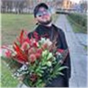 Me defino Dinamico, estructurado y con ganas de enseñar. 