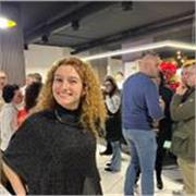 Prospera de canto, piano, historia de la música y solfeo. 