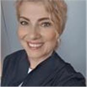 Profesora de maquillaje y estética apta para todos los niveles y edades.