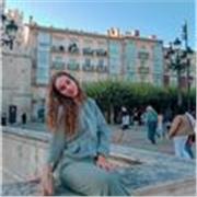 Estudiante universitaria da clases de química, matemáticas o inglés a chicos de eso/bachillerato