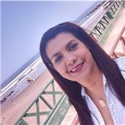 Profesora de educación intergral, ayuda a todos los niños y niñas y jóvenes de educación primaria y media