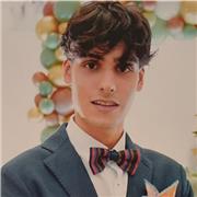 Diplomato offre lezioni private di Matematica, Italiano e Storia per ragazzi di Elementari, Medie e Superiori