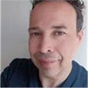 Profesor de edición audiovisual especializado en After Effects y animación.