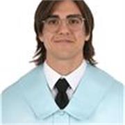 Profesor titulado en Filosofía, con experiencia previa en un instituto concertado.  