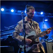 Studente laureato in Chitarra Jazz presso il Conservatorio propone lezioni di chitarra online