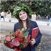 Sono Gaia Taiuti, laureata in giurisprudenza all'università di Firenze e diplomata al liceo linguistico con il massimo dei voti.