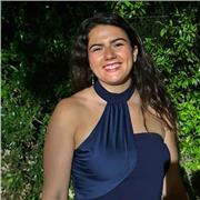 Graduada en biología, imparto asignaturas de ciencias para nivel ESO y bachillerato