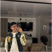 Profesor de matemáticas y física que brinda apoyo académico para lograr objetivos de aprendizaje