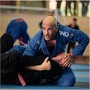 Istruttore certificato FIJLKAM/CONI Cintura Marrone di Brazilian Jiu Jitsu impartisce lezioni private di bjj, grappling e difesa personale per principianti ed esperti