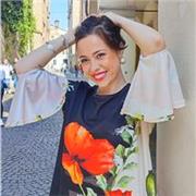 Profesora de Educación Primaria Bilingüe: menciones en Música, Inglés y Pedagogía  Terapéutica. C2 Ingles. Soprano profesional.