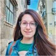 Soy profesora de español e inglés a alumnos de todas las edades. Mi especialidad es la enseñanza a los estudiantes mayores (60+).
