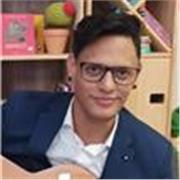  Profesor de musica nativo con 10 años de experiencia ofrece clases particulares de guitarra para niños y adultos en BAlicante  interpretación. notación, postura, Titulación superior en Música da clases a domicilio 