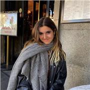 Profesora de refuerzo en matemáticas básicas de secundaria y bachillerato de sociales, inglés, economía de primero y segundo de bachillerato