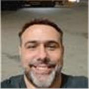 Professor de Português e Redação com especialização na área e mais de quatorze anos de experiência.Aprovado em diversos concursos