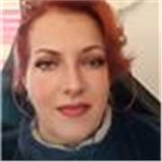 Sono un'insegnante in pensione, e offro lezioni di italiano per stranieri o di inglese per chiunque voglia perfezionare la lingua.