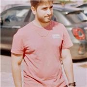 Offro lezioni private a studenti di scuole elementari, medie e superiori in ambito umanistico