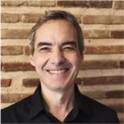 Profesor francófono de guitarra clásica y folk en Valencia. Nivel principiante e intermedio