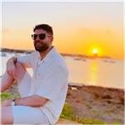 I am a native english speaker and speak 5 languages fluently, i can both read and write in all languages and also teach my friends