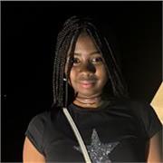 Estudiante universitaria de ADE apta para estudiantes de primaria o extranjeros que quieren aprender español