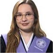 Me defino como una chica comprometida, responsable y empática. Me gustaría dar clases y ofrecer mi apoyo a niños/as que cursen Pri