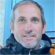 Ex Profesor de la Universidad de Buenos Aires imparte clases a niños y jóvenes de todas las edades