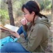 Hola!
Mi nombre es Sonia. 
Tengo 22 años. He estudiado la E.S.O., F.P. Auxiliar de Enfermería y F.P. de Técnico de Laboratorio Clínico y Biomédico. En septiembre entraré a la universidad para estudiar Psicología. 
Se me da bien el castellano (no cometo ni