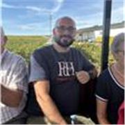 Profesor titulado con más de 10 años de experiencia en dibujo y pintura, ofreciendo clases de dibujo , modelado 3D, diseño gráfico