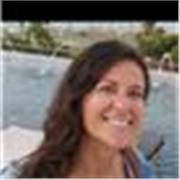 Licenciada en bellas artes, Master en Arteterapia, Arteterapeuta en activo
