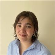 Profesora de Humanidades para todas las etapas educativas: desde primaria hasta bachillerato.