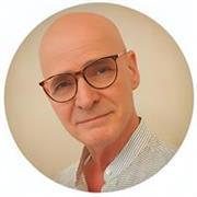 I am an English Teacher from the USA with 15+ years teaching Beginner Intermediate and Advanced Students: let's have a Free Class!