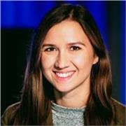 Englischlehrerin, die es liebt Menschen allen Alters zu unterrichten